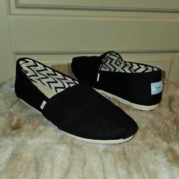 Toms Shoes - TOMS- Women's Black Slip-On Loafers Size 8